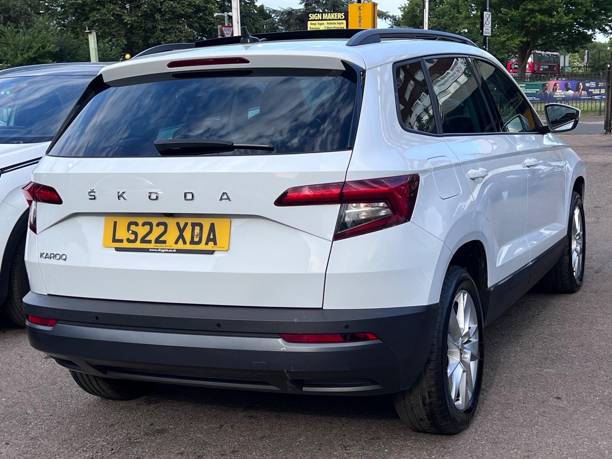 2022 Skoda Karoq thumbnail 9
