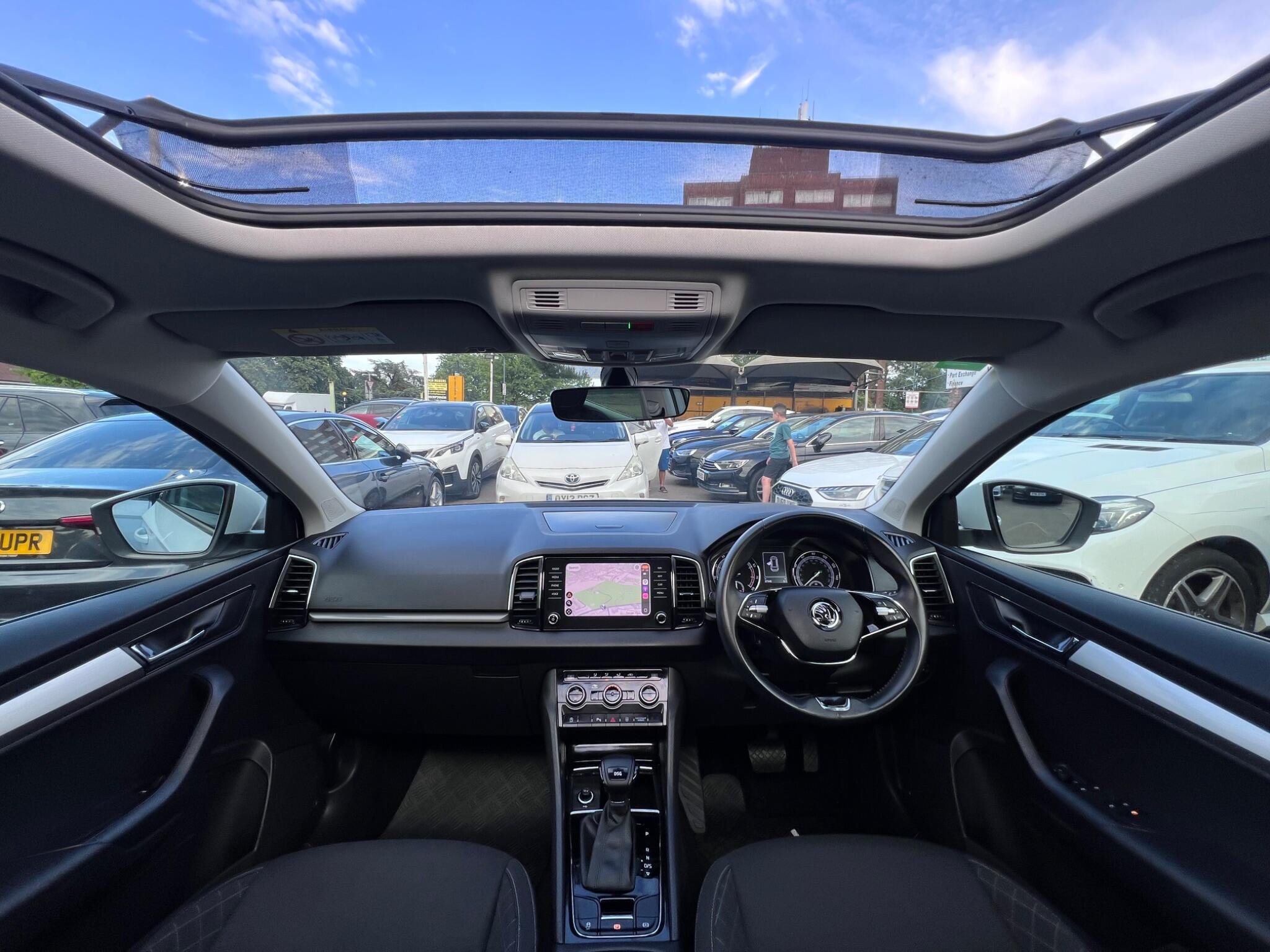 2022 Skoda Karoq thumbnail 2