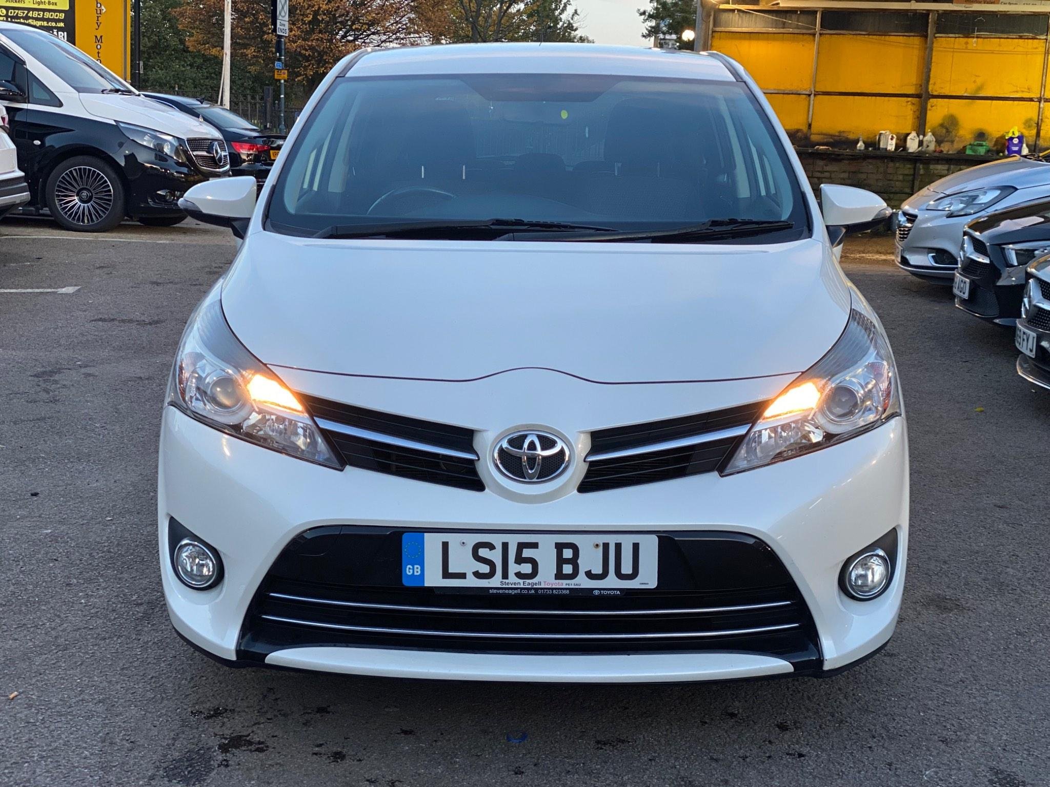 Used 2015 Toyota Verso 1.8 VMatic Icon Multidrive S Euro 6 5dr for
